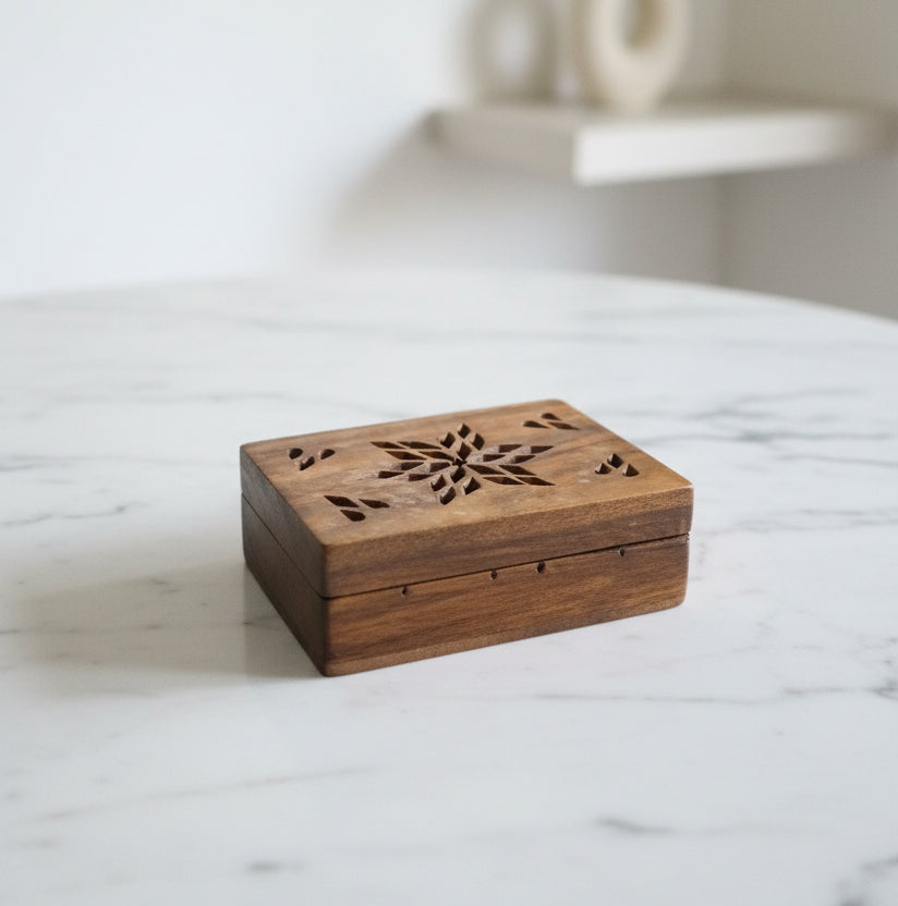 Petite boîte en bois ajouré